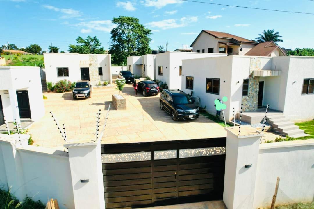 Karjel Homes Apartments Sunyani Eksteriør billede